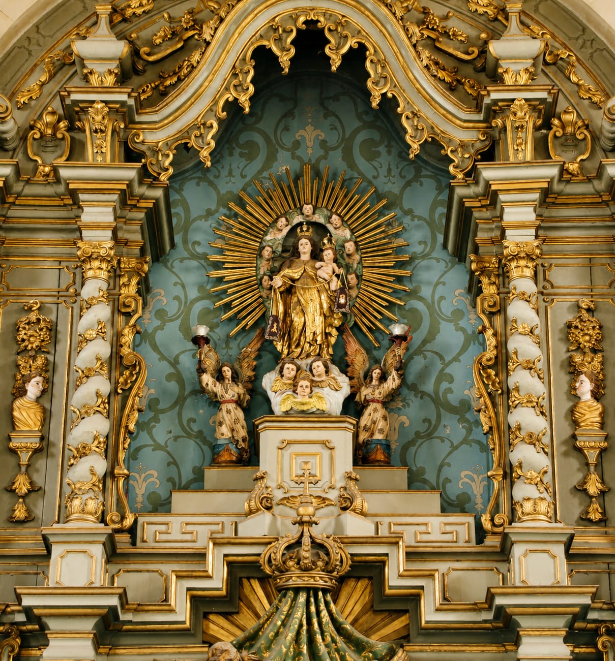 Altar-mor da Basílica
